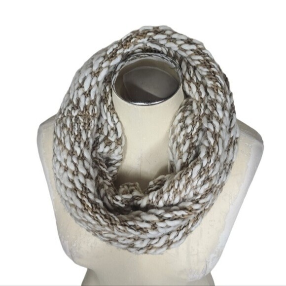 Steve Madden Knit White Tan Acrylic Scarf OS - Picture 3 of 6